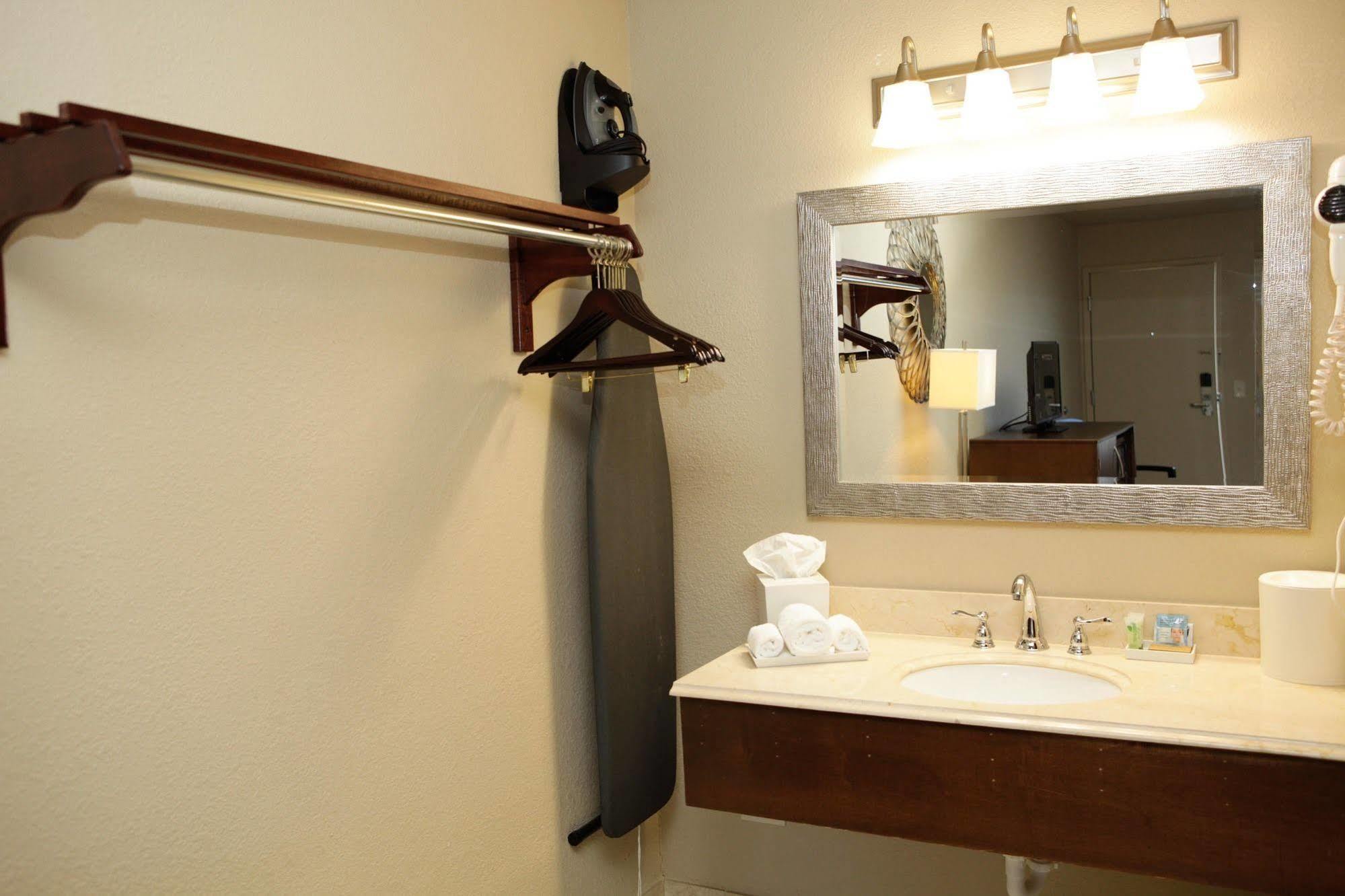 Unique Suites Hotel Charleston Extérieur photo